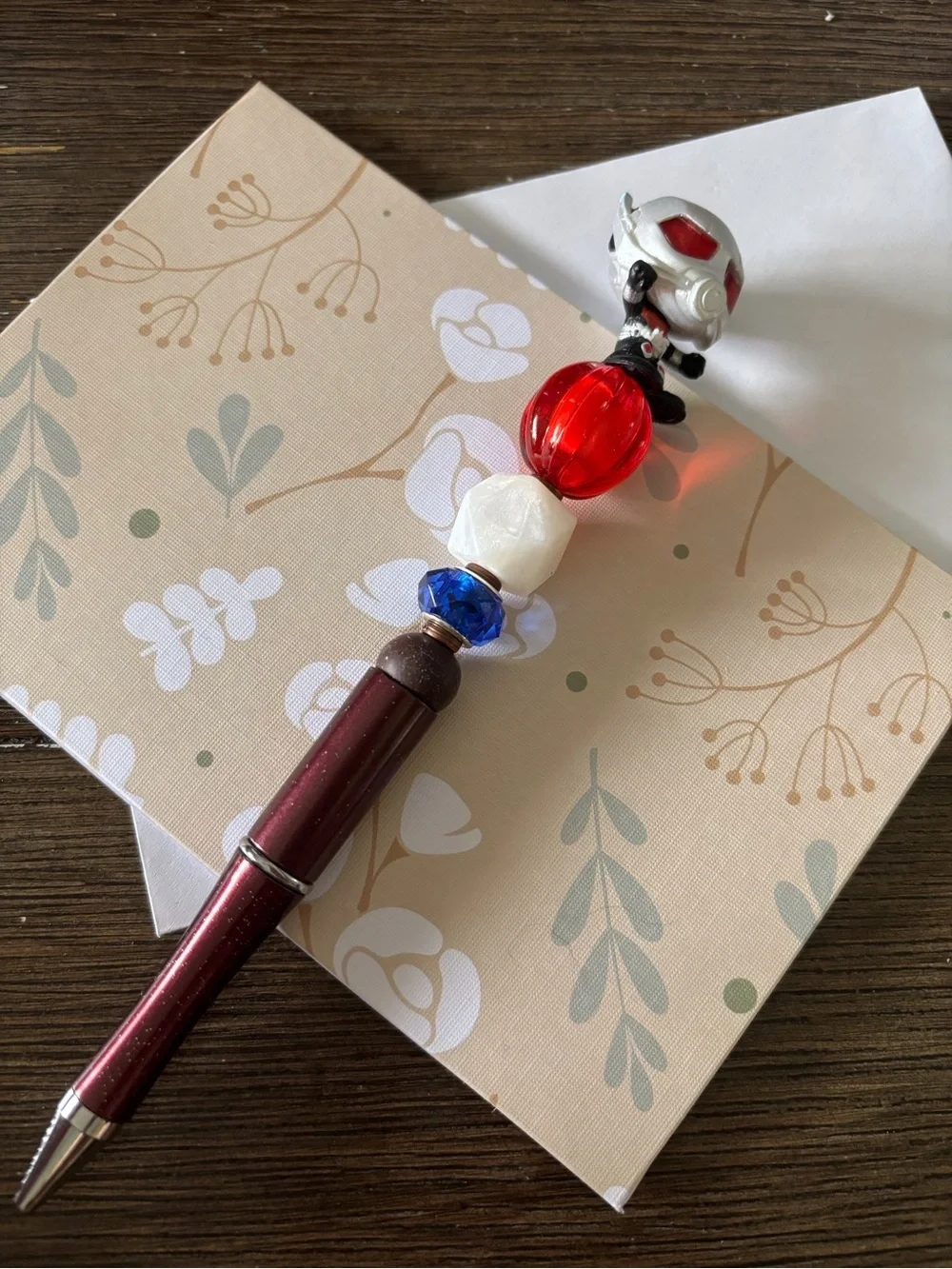 Marvel Doorables: Antman: Antman handmade beaded pen